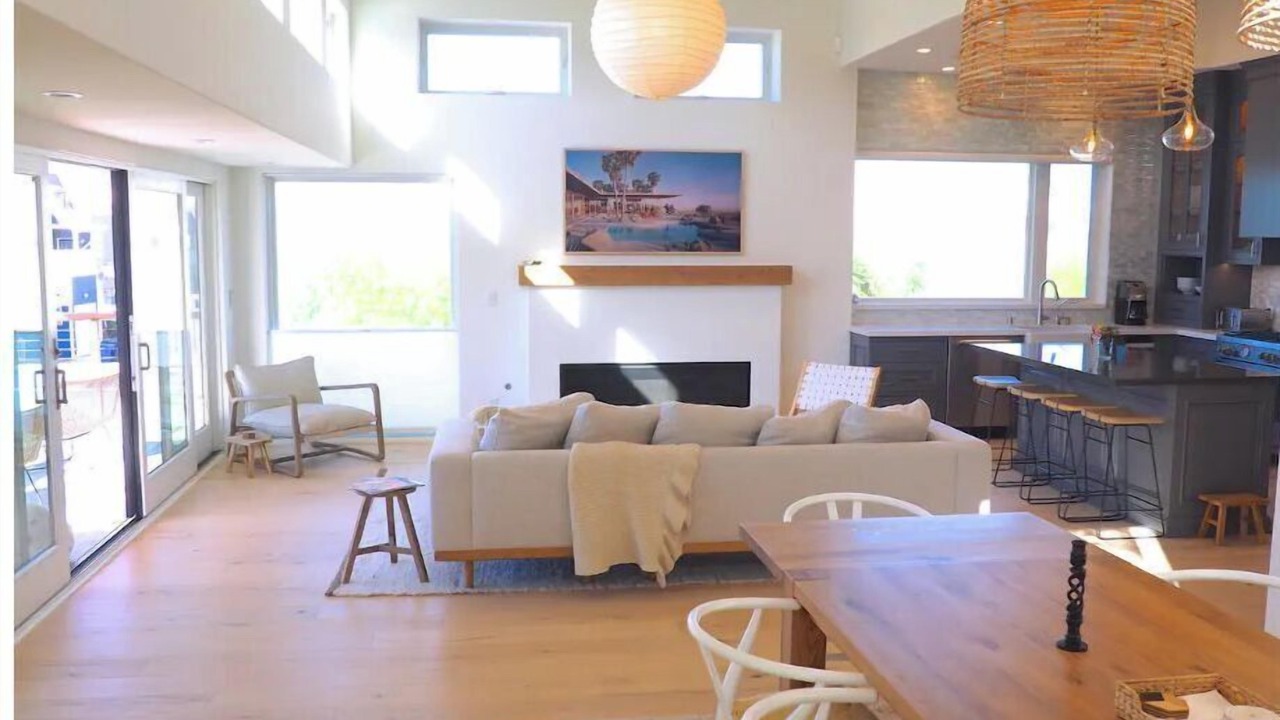 Photo of Livingroom in Pierpont Bay