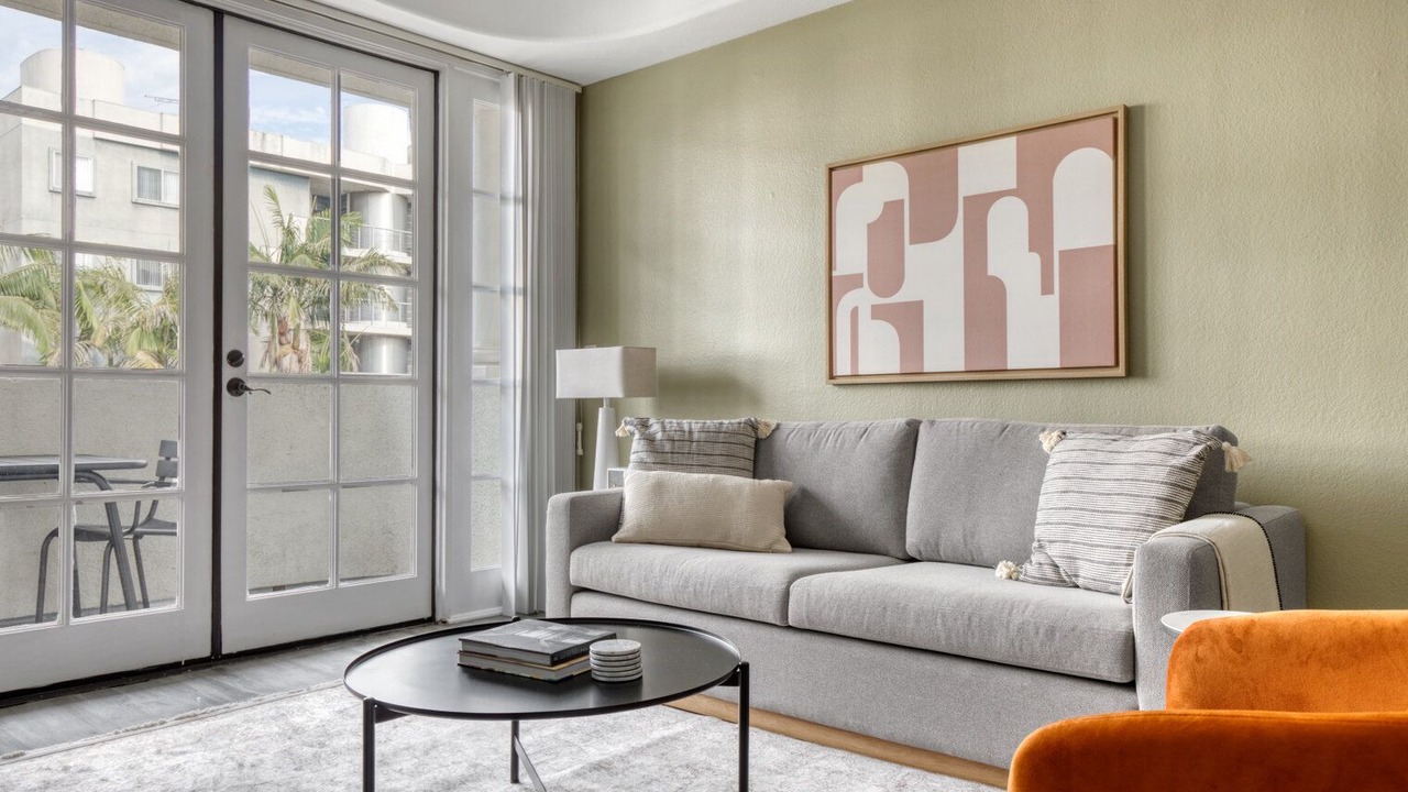 Photo of Livingroom in Beverly Grove