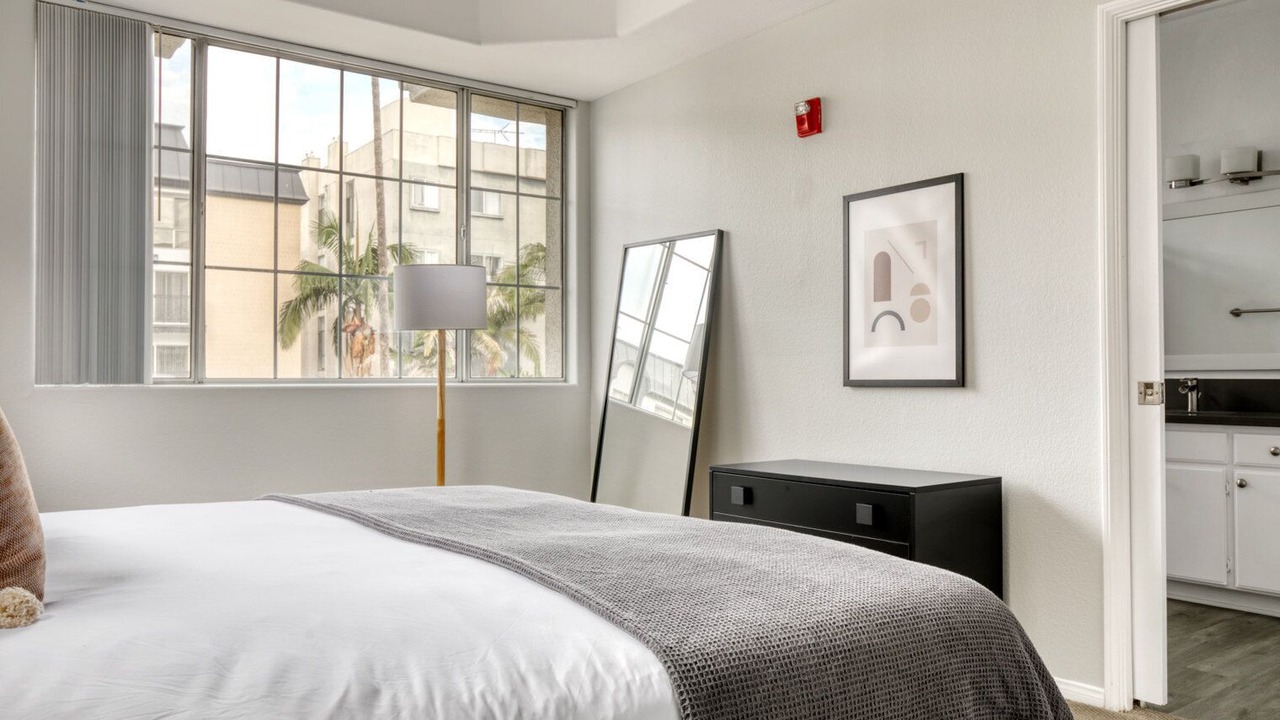 Photo of Bedroom in Beverly Grove
