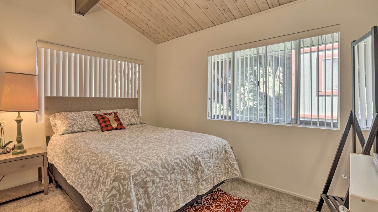 Photo of Bedroom in Arrowhead Villas