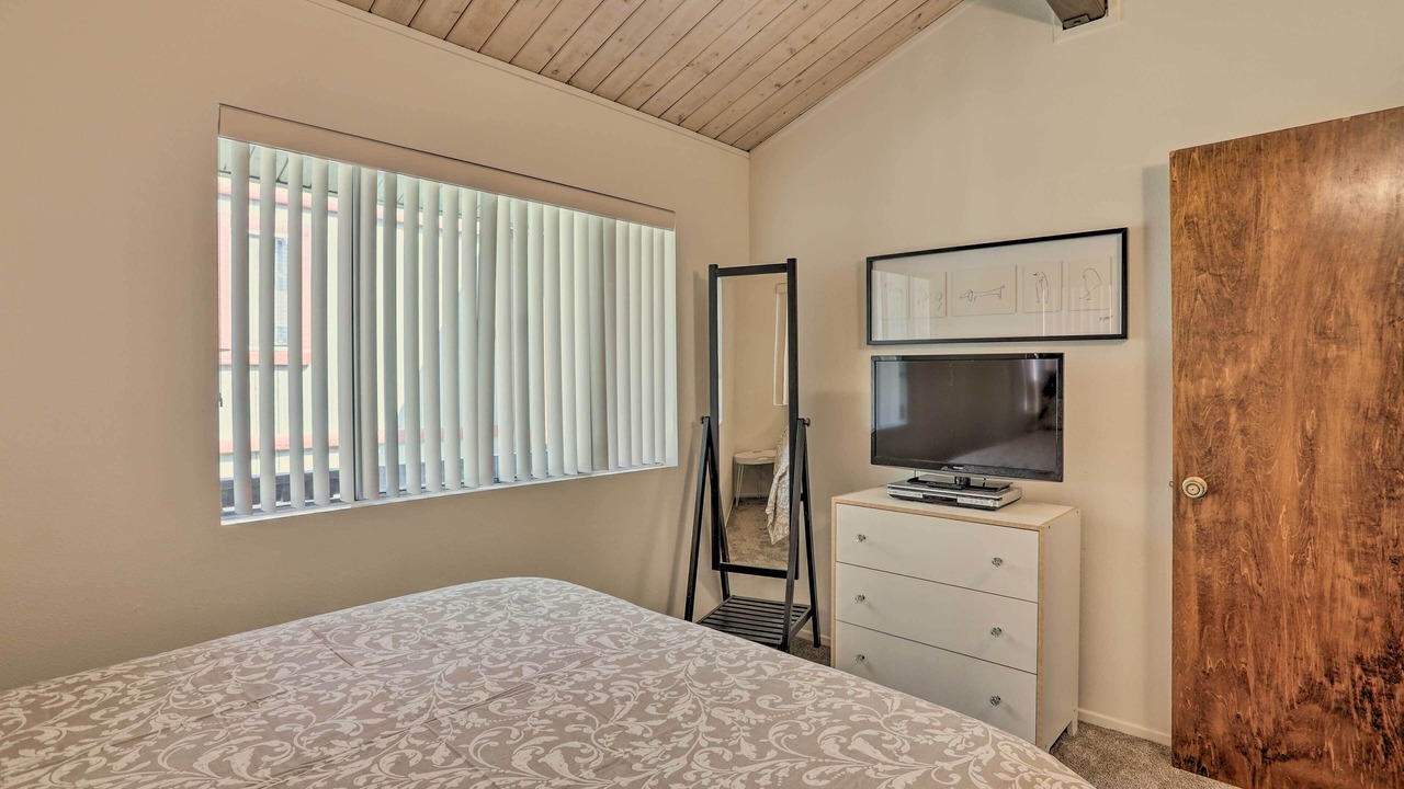 Photo of Bedroom in Arrowhead Villas