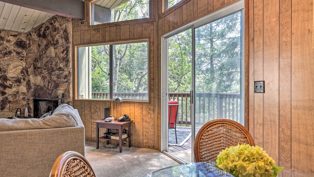 Photo of Livingroom in Arrowhead Villas