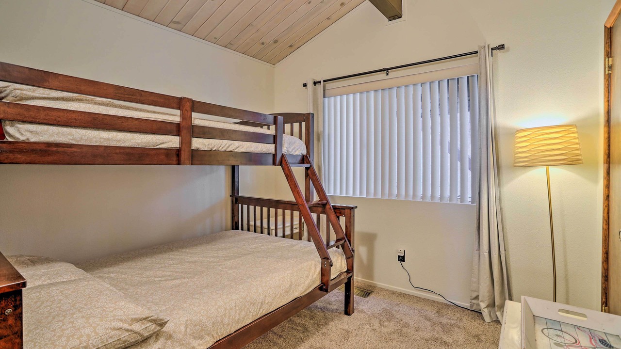 Photo of Bedroom in Arrowhead Villas