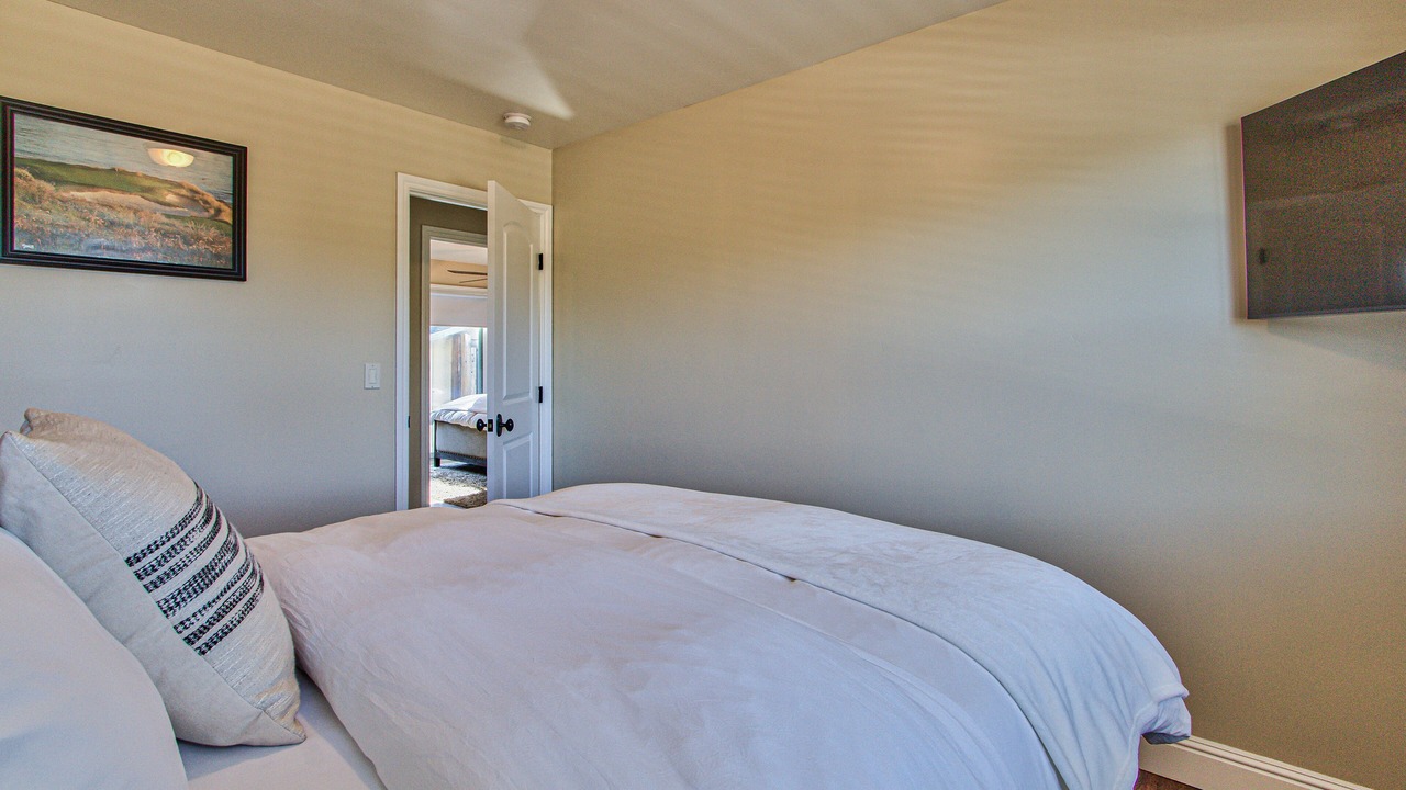 Photo of Bedroom in Del Rey Oaks