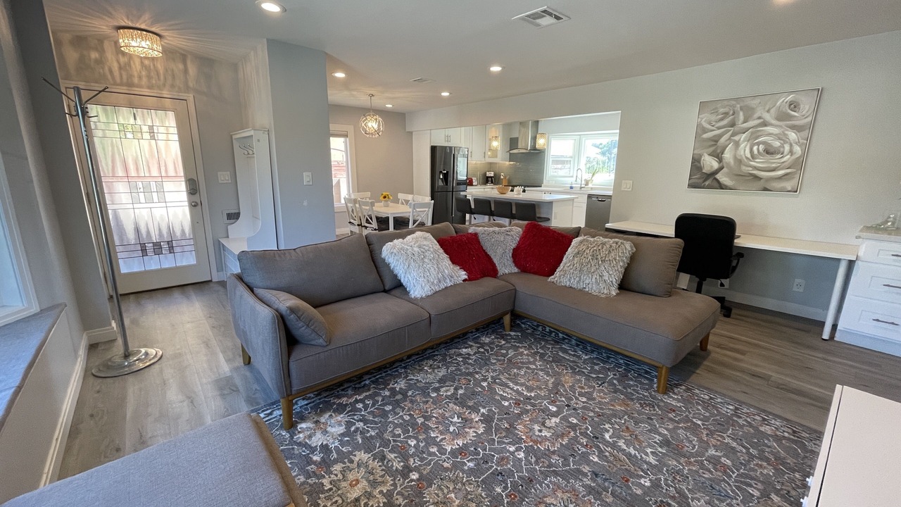 Photo of Livingroom in Anaheim Colony Historic District