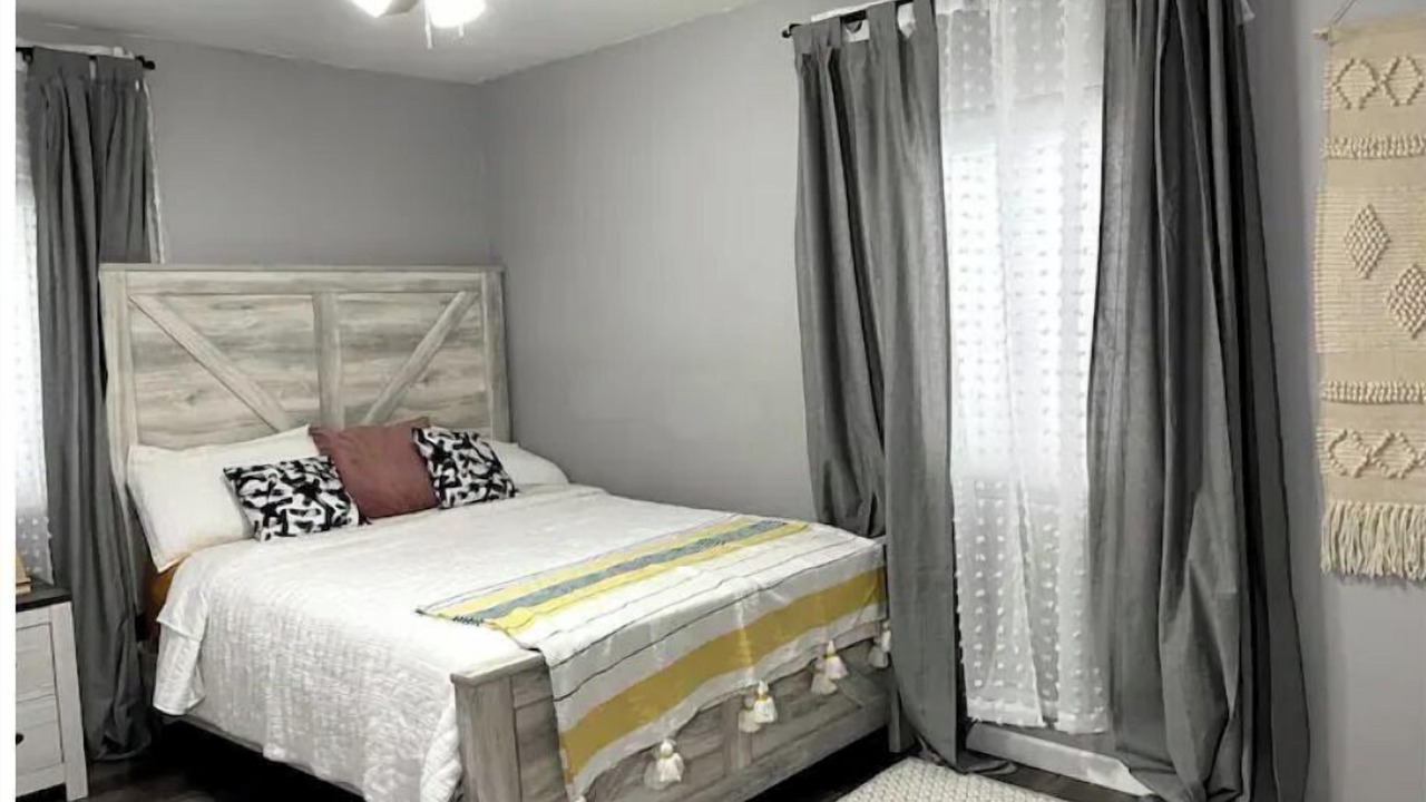 Photo of Bedroom in Anaheim Colony Historic District