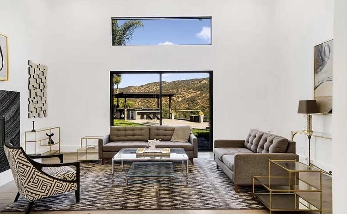 Photo of Livingroom in Los Angeles