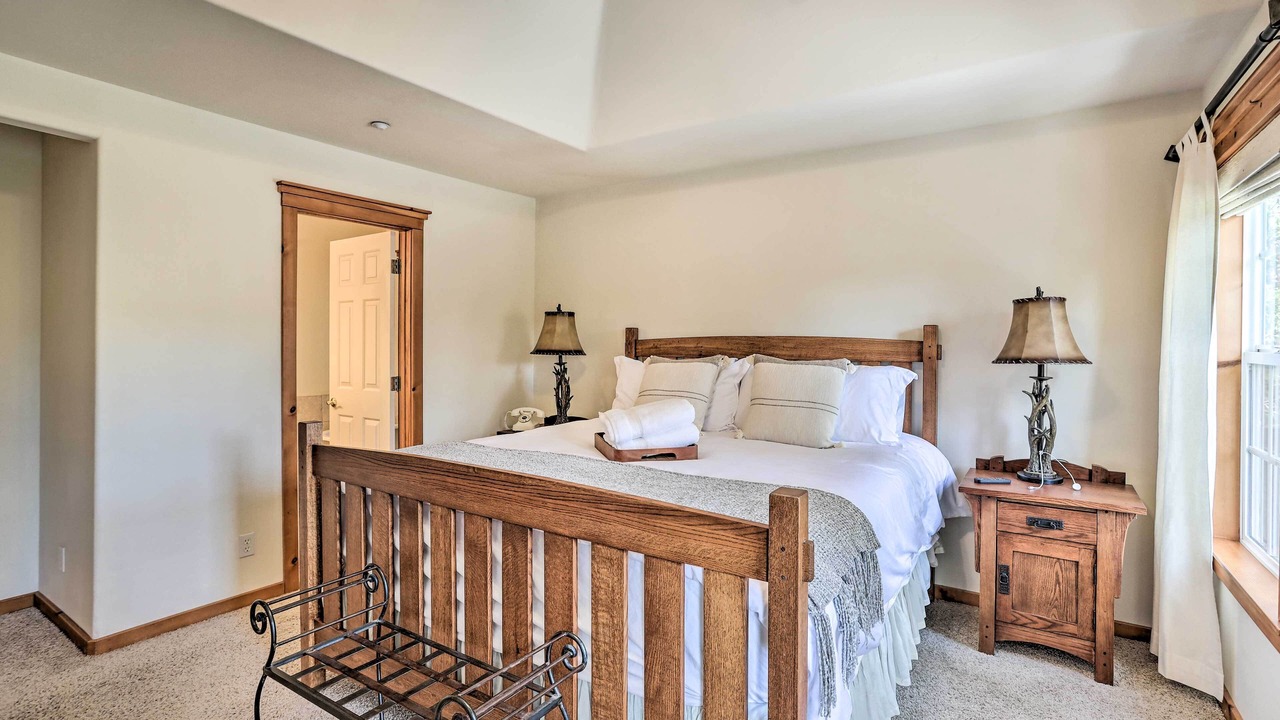 Photo of Bedroom in Lake Arrowhead