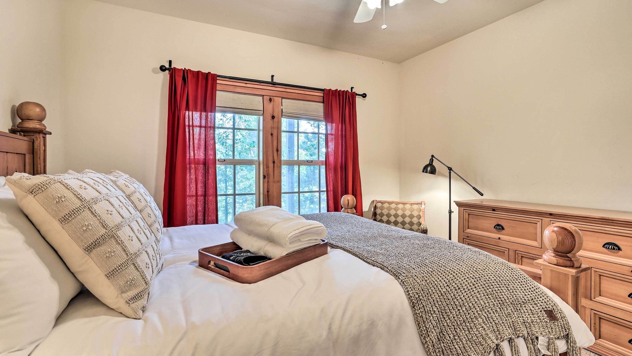 Photo of Bedroom in Lake Arrowhead
