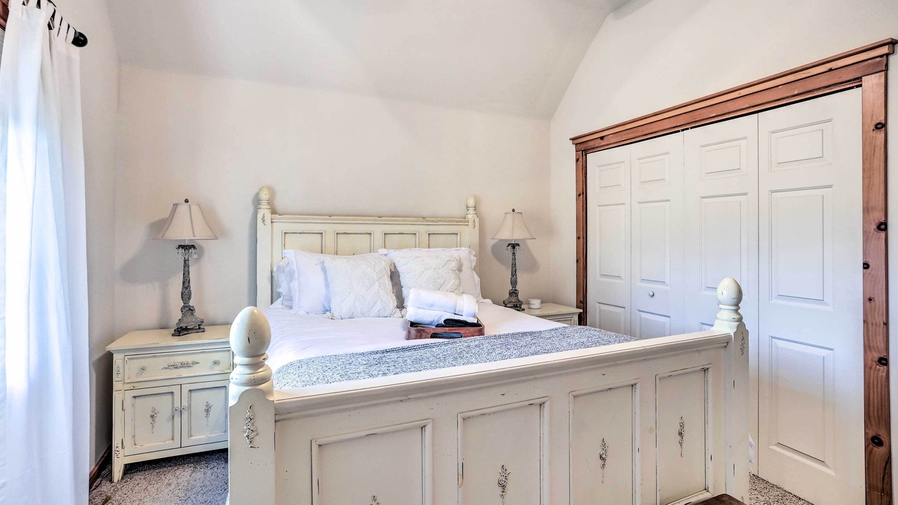 Photo of Bedroom in Lake Arrowhead