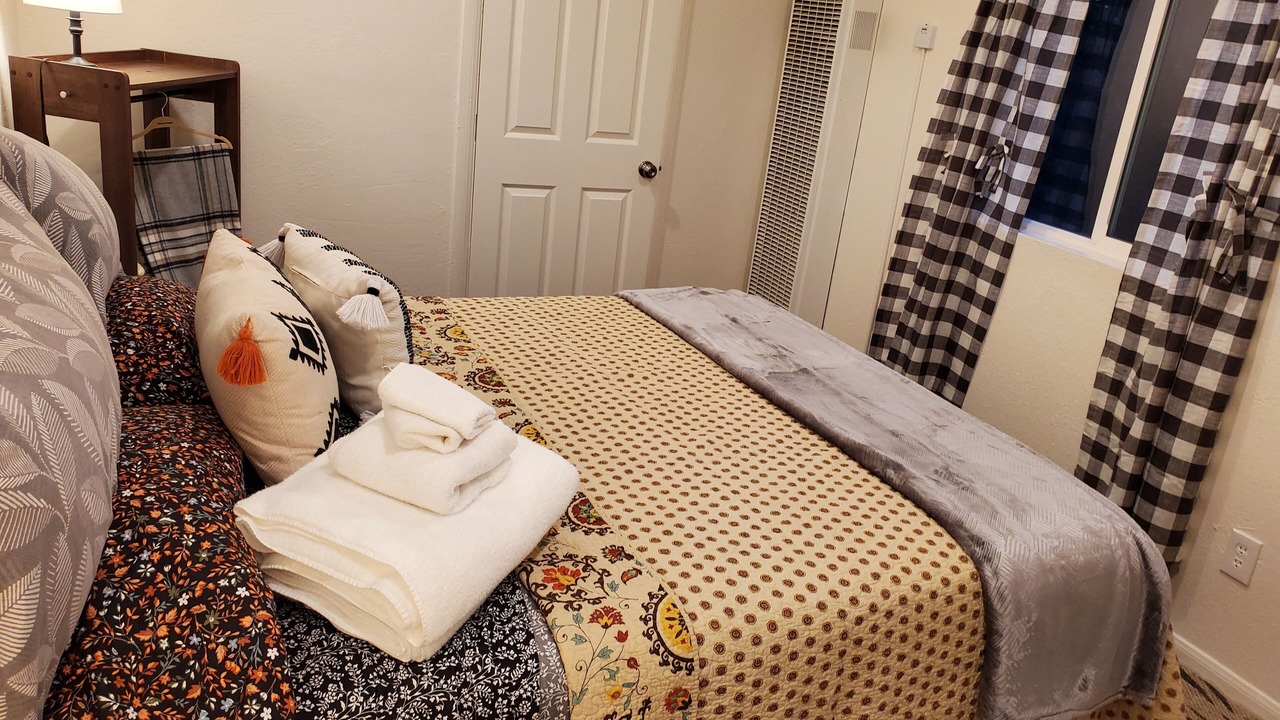Photo of Bedroom in Twin Peaks