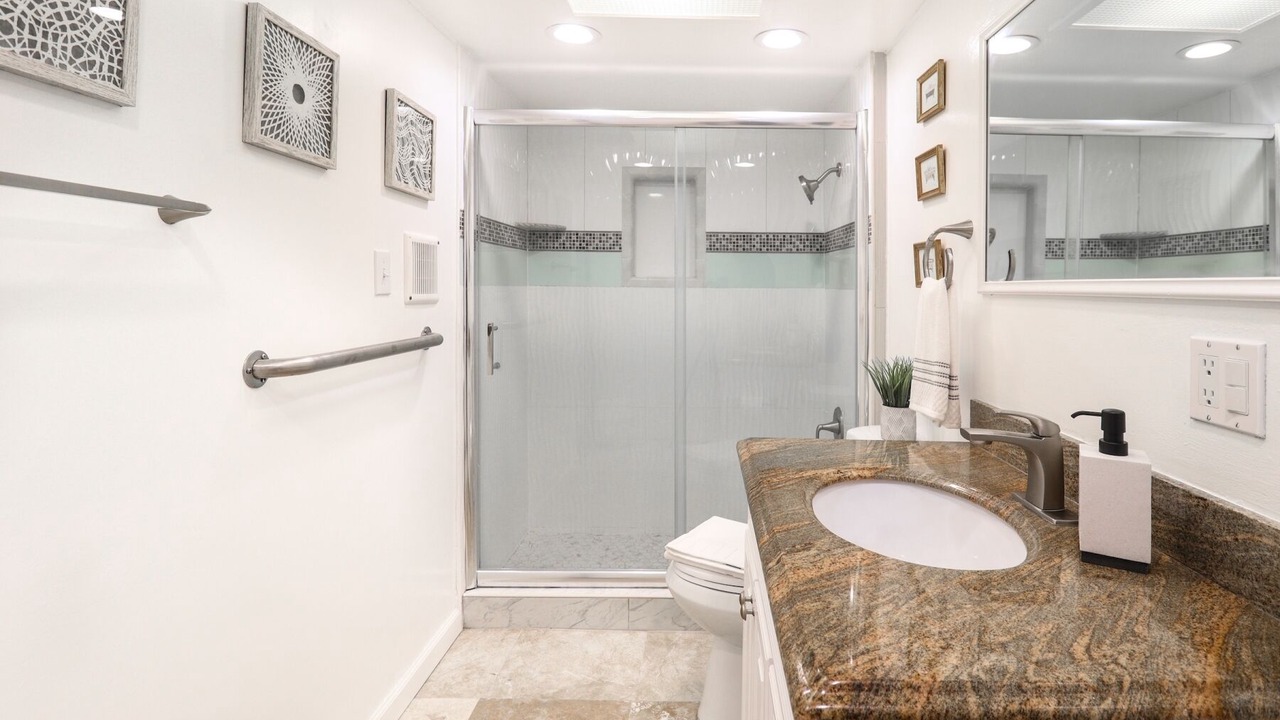 Photo of Bathroom in Gardena
