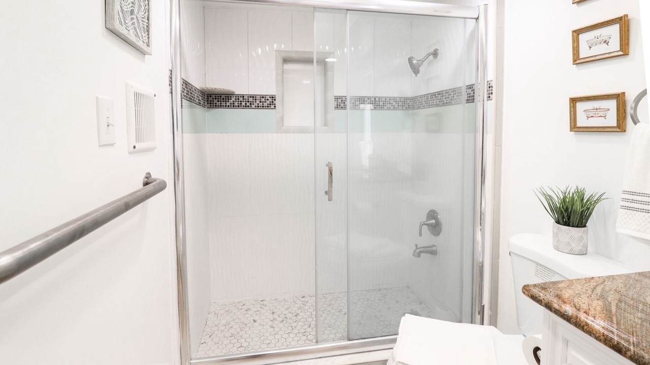 Photo of Bathroom in Gardena