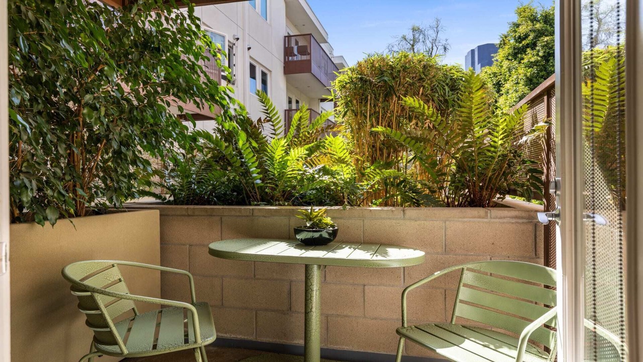 Photo of Outdoor in Carthay Circle