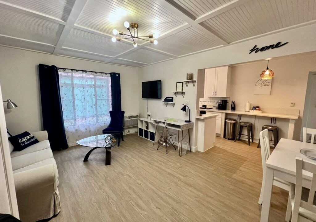 Photo of Livingroom in Beverly Grove