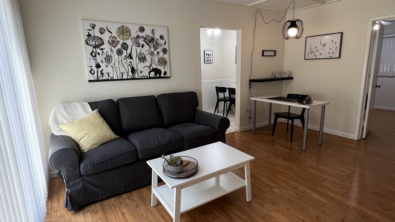 Photo of Livingroom in Tri-West