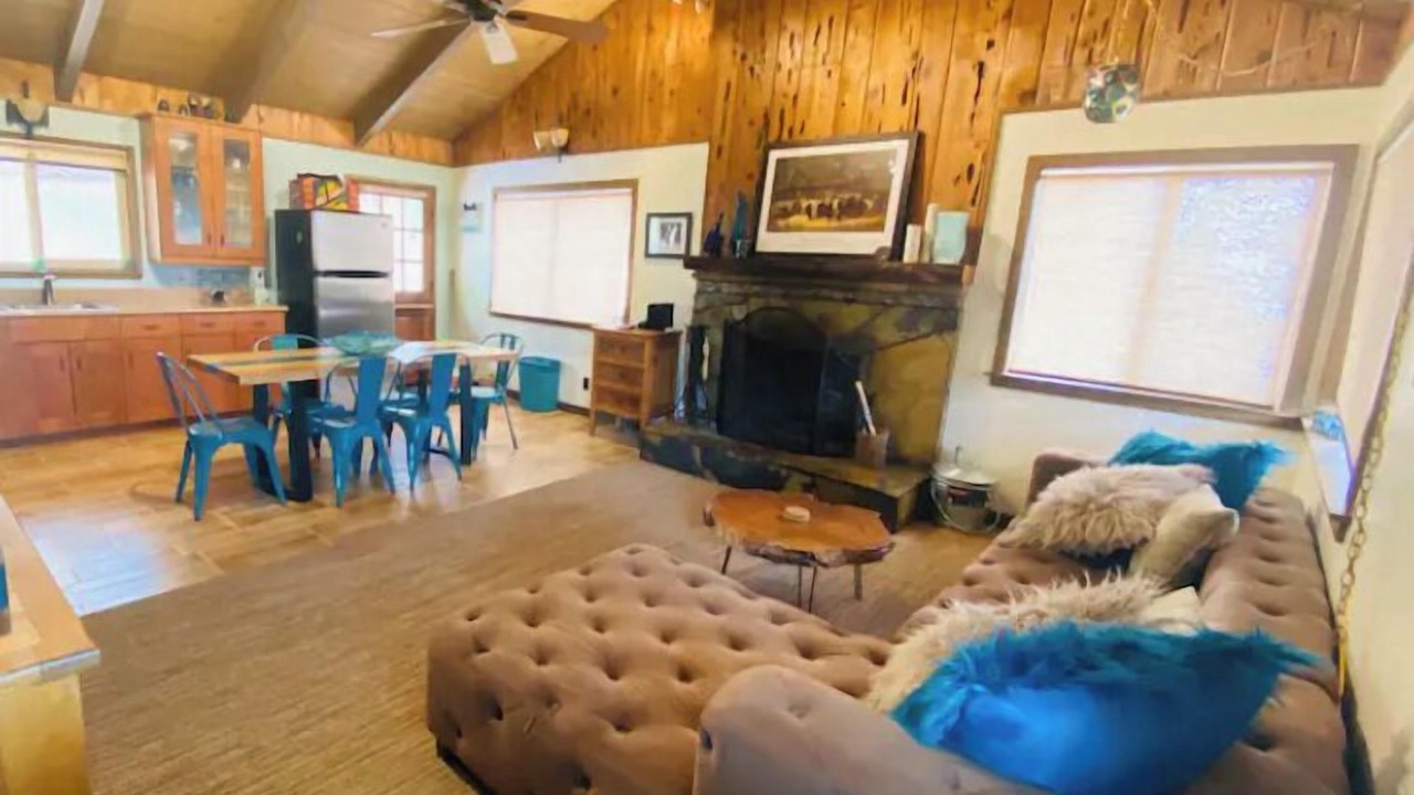 Photo of Livingroom in Running Springs