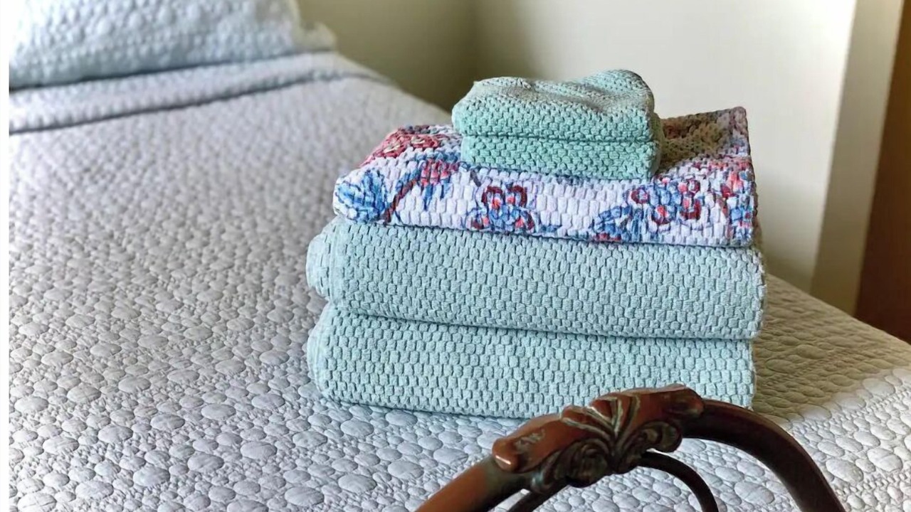 Photo of Bedroom in Running Springs