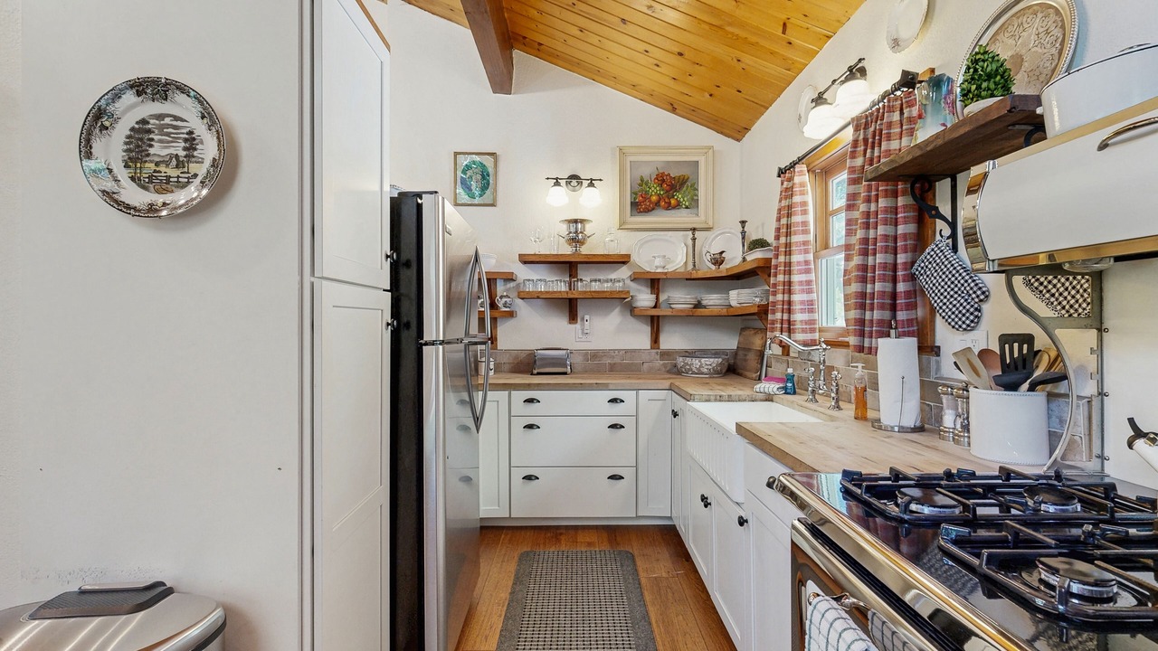 Photo of Kitchen in Running Springs