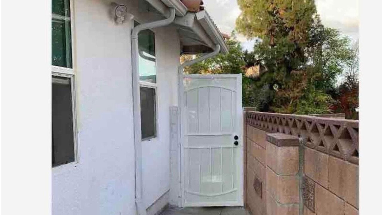 Photo of Outdoor in Canoga Park