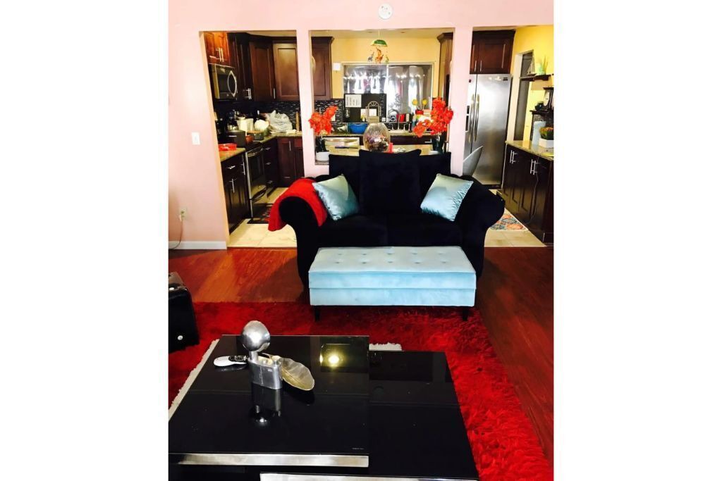 Photo of Livingroom in Canoga Park