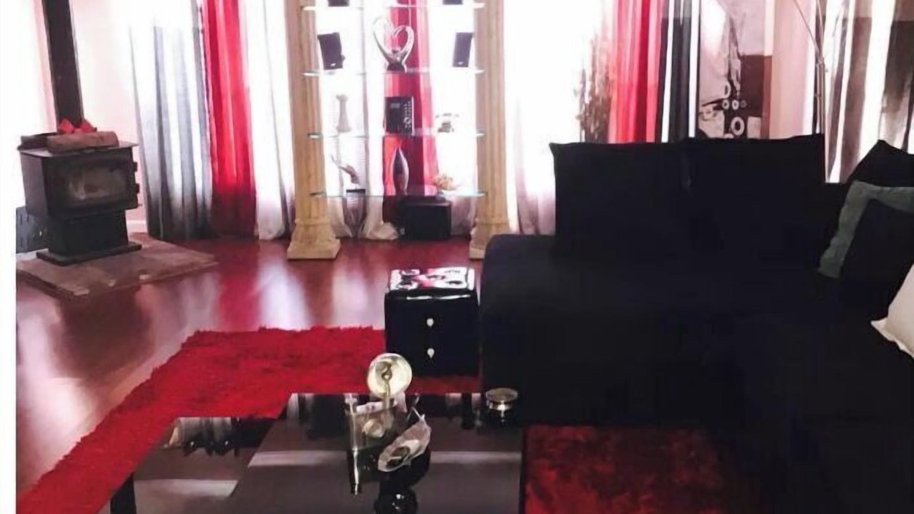 Photo of Livingroom in Canoga Park