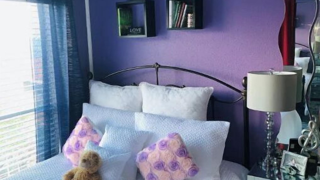 Photo of Bedroom in Canoga Park