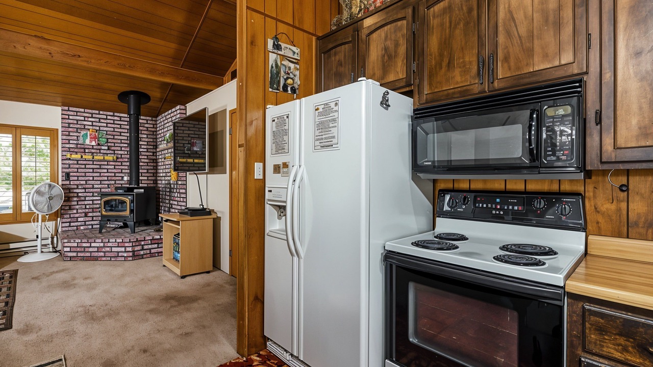 Photo of Kitchen in Groveland