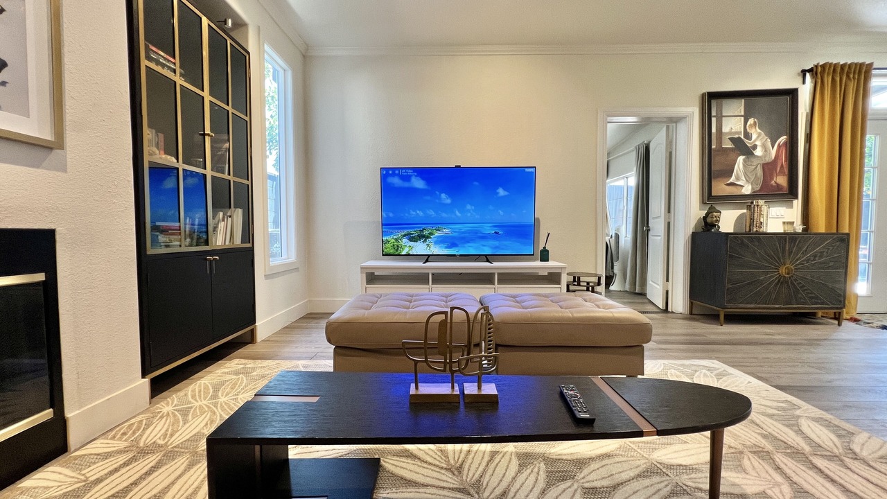 Photo of Livingroom in Midway City