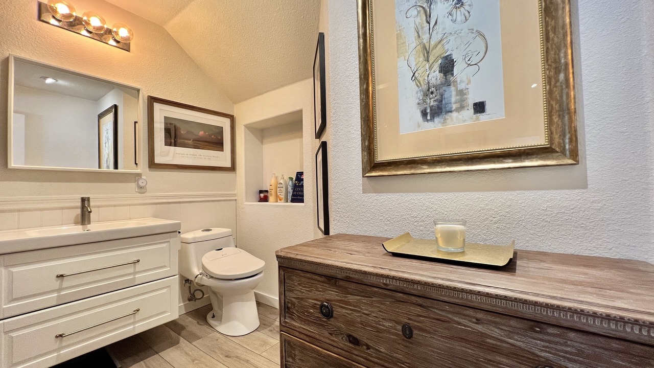 Photo of Bathroom in Midway City