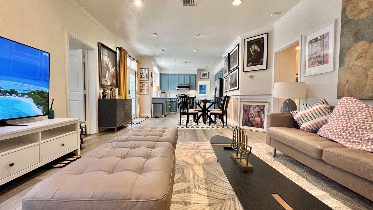 Photo of Livingroom in Midway City