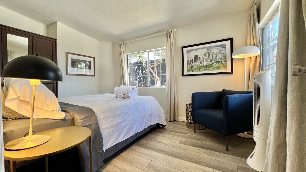 Photo of Bedroom in Midway City