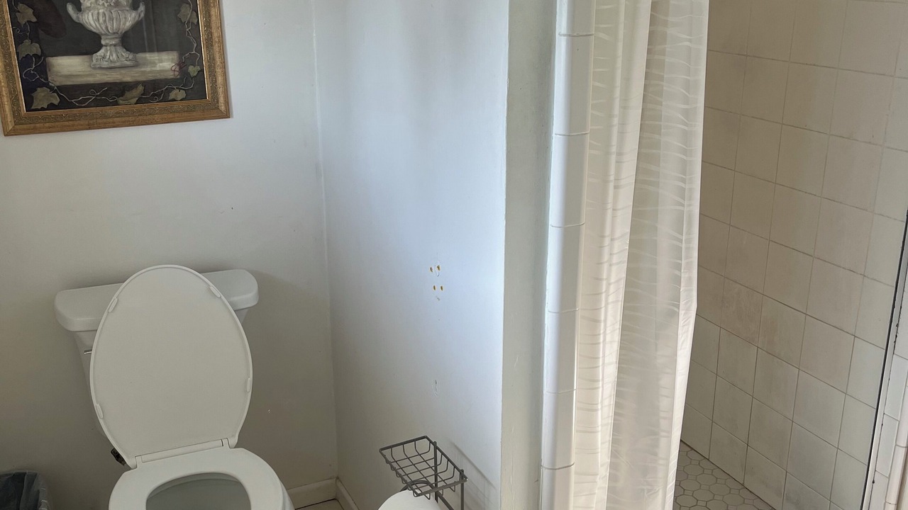 Photo of Bathroom in Orange