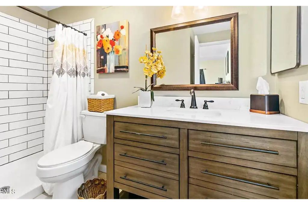 Photo of Bathroom in Ventura