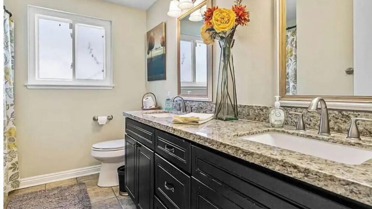 Photo of Bathroom in Ventura