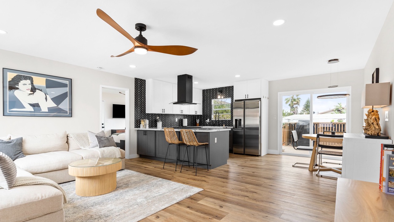Photo of Livingroom in Bay Park