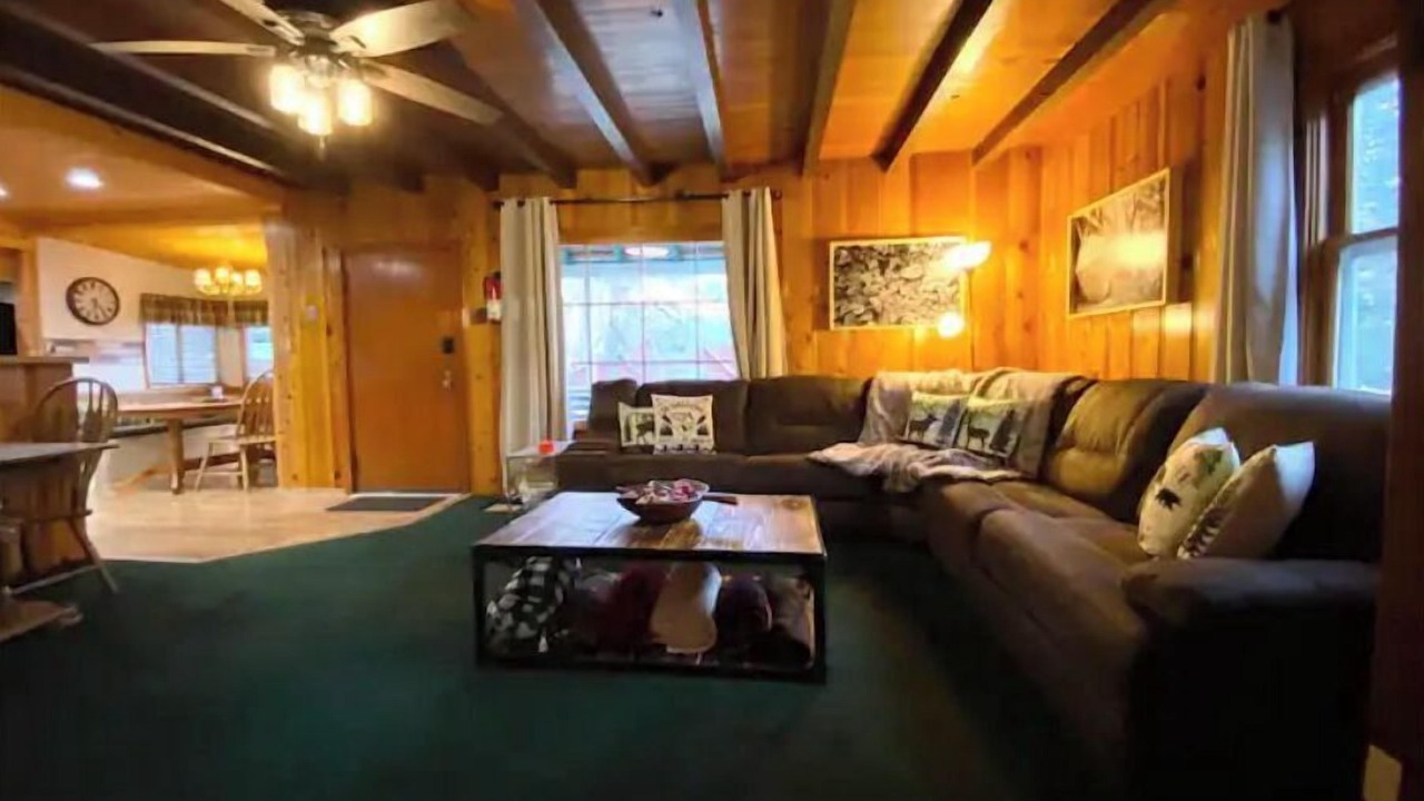 Photo of Livingroom in Green Valley Lake