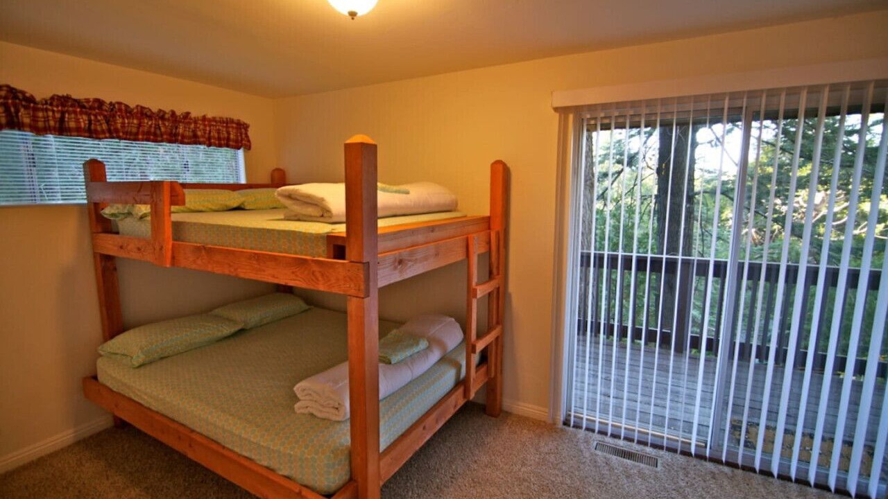 Photo of Bedroom in Blue Jay