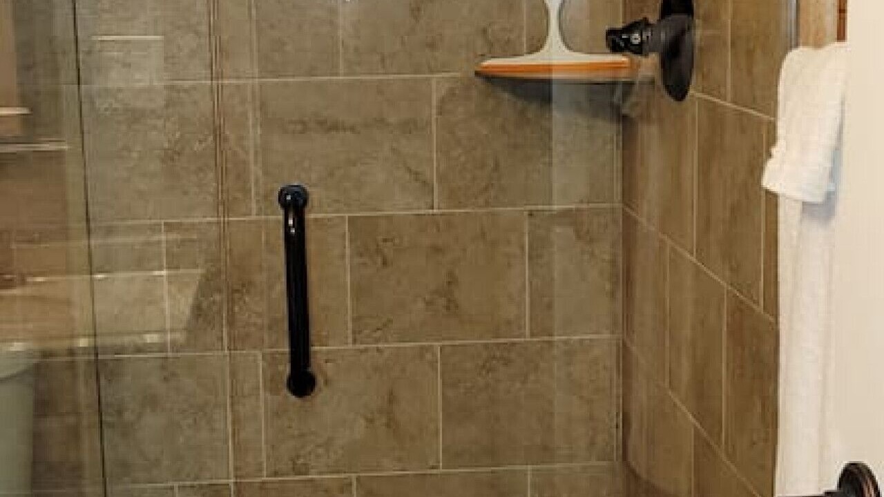 Photo of Bathroom in Blue Jay