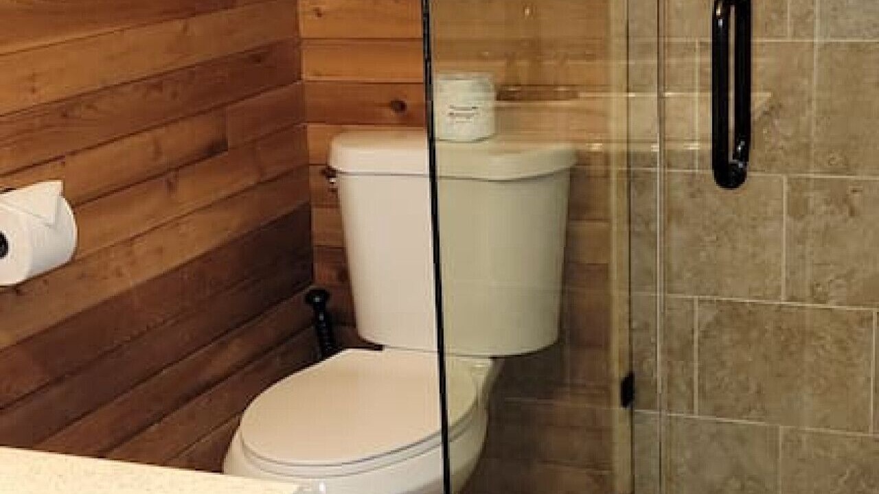 Photo of Bathroom in Blue Jay