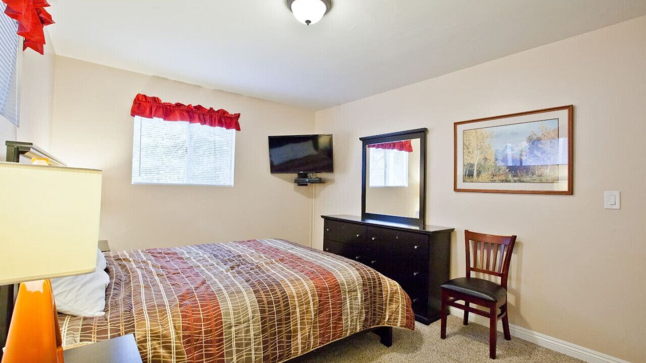 Photo of Bedroom in Blue Jay