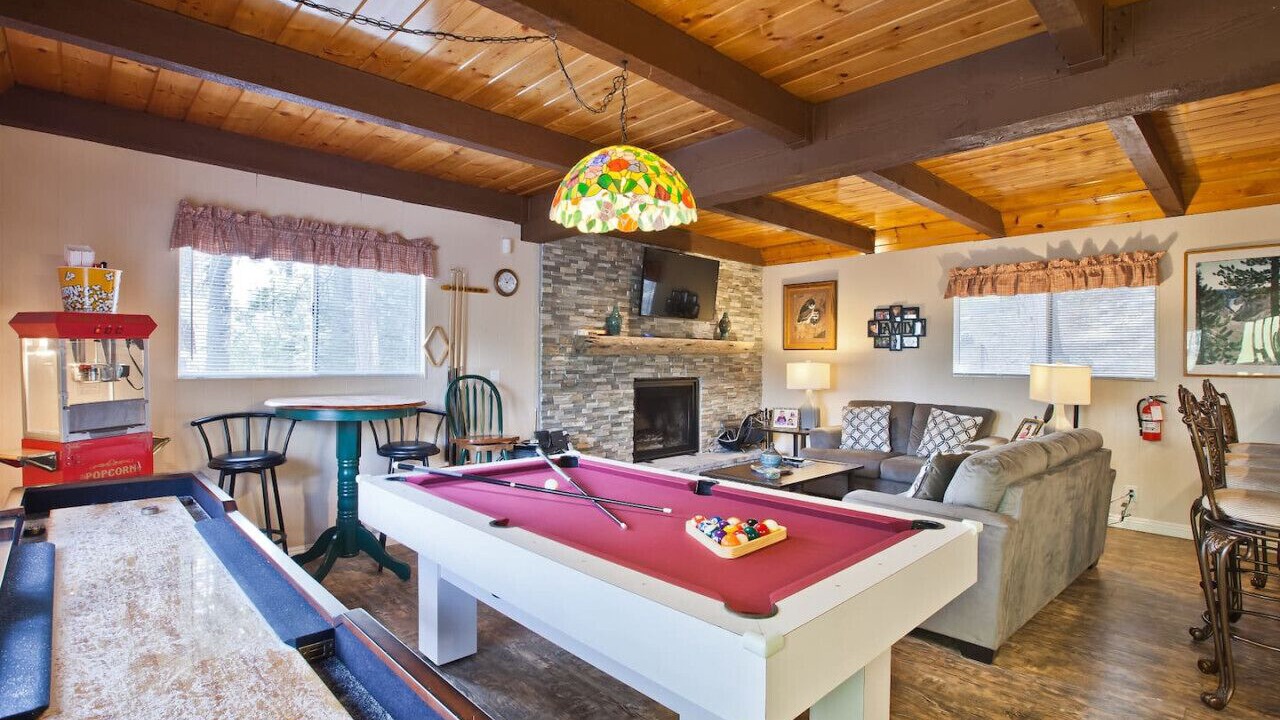 Photo of Livingroom in Blue Jay