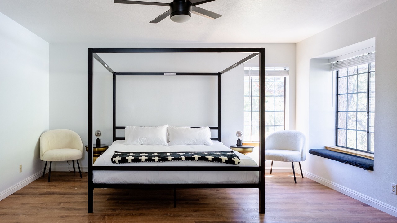 Photo of Bedroom in Wrightwood