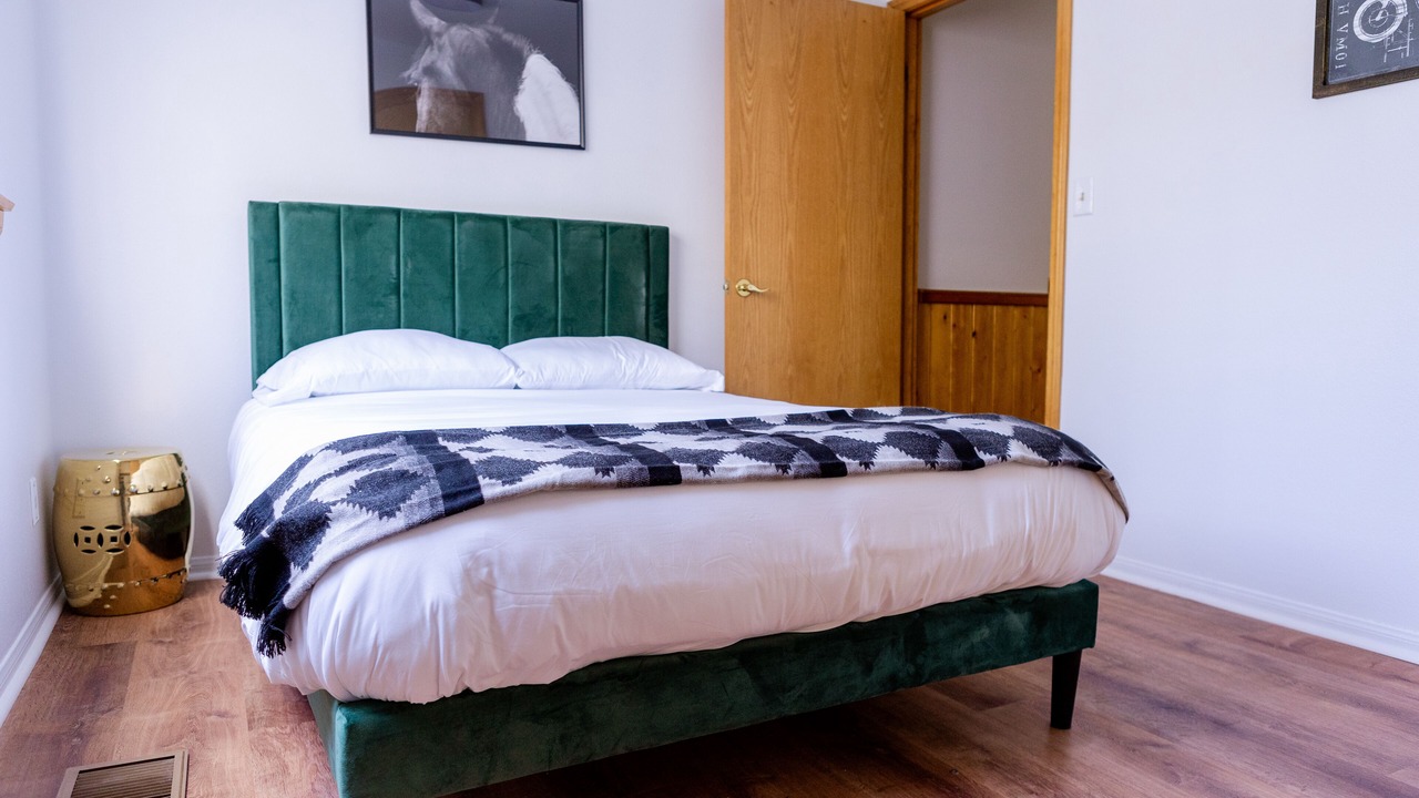 Photo of Bedroom in Wrightwood