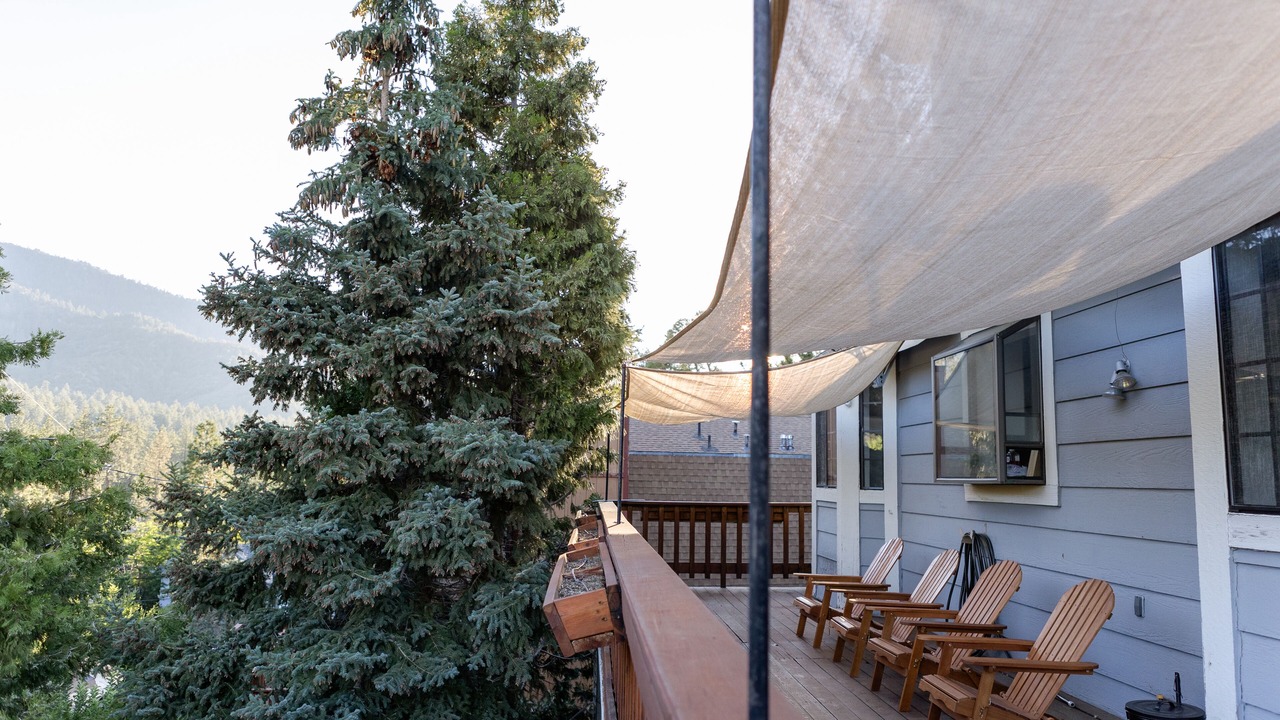 Photo of Patio Balcony in Wrightwood