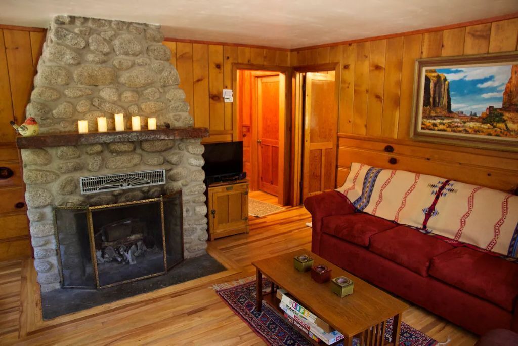 Photo of Livingroom in Idyllwild