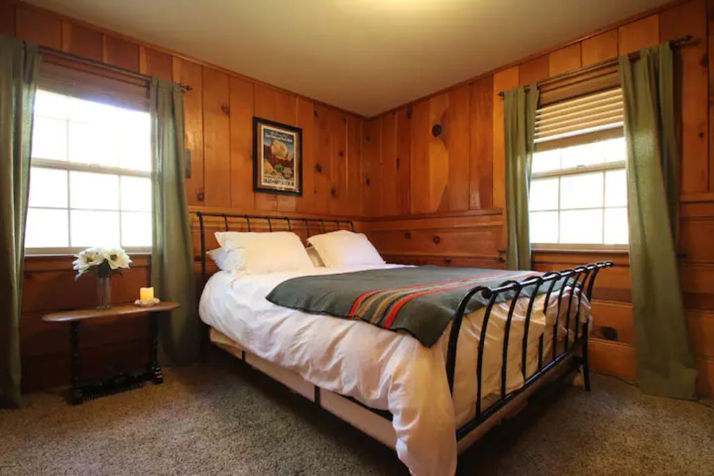 Photo of Bedroom in Idyllwild