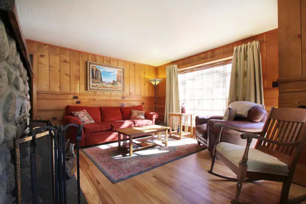 Photo of Livingroom in Idyllwild