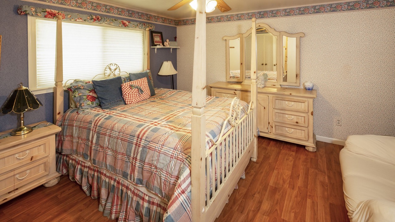 Photo of Bedroom in Salinas