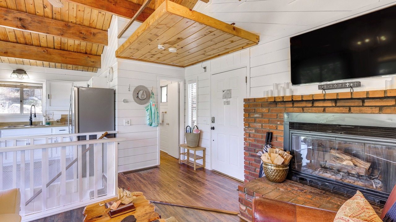 Photo of Livingroom in Arrowbear Lake